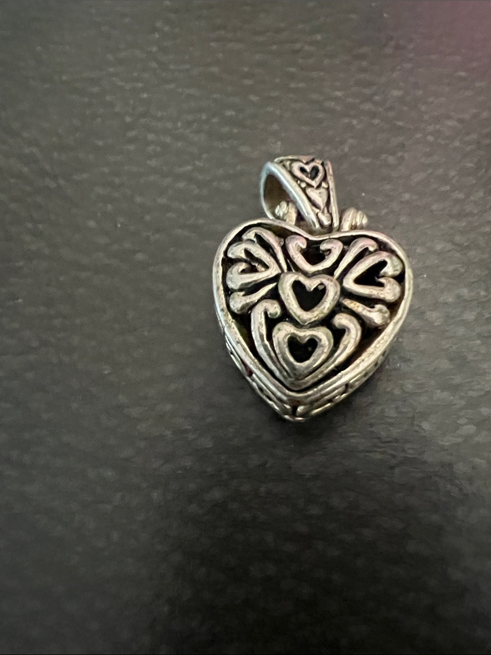 Heart-Shaped Black Onyx Pendant Necklace - Unbranded - Picture 8 of 8